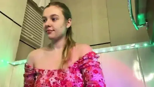 Sarışın seksi amatör ile boşalıyor orgazm