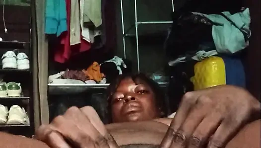 Parmaklama onu mutlu ediyor