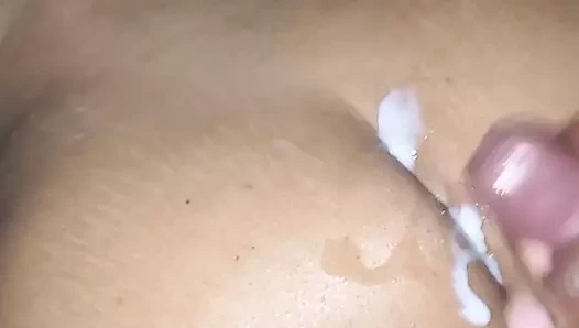 Abanoz eş becerdin ve nuttted üzerinde