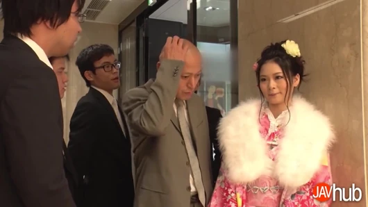 Nishino kıllı amcık vibratörlü grup seks yoğun sikişe yol açıyor