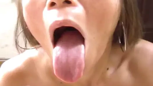 Filipinli yüz cumshot ile hedef uygulama alır.