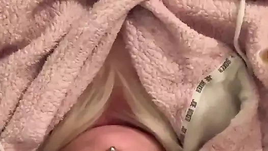 Soğuk geceler meme uçlarını sert yapıyor!