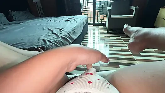 Jinekologla randevumdan sonra evde sıkıldım, çok azgındım sikilmek istiyorum