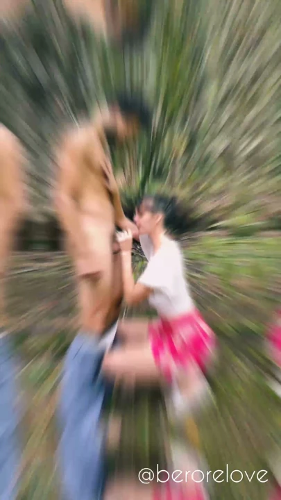 Cuma sabahı ormanda hızlı bir sikişle başlıyoruz