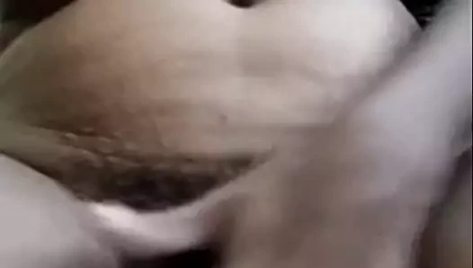 Telugu teyze gösteriliyor