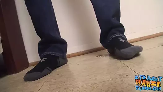 Düz genç amatör rion nehirler masturbates ve cums solo