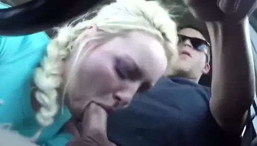 Çarpıcı sarışın darbeler ve o sürerken kırlangıçlar