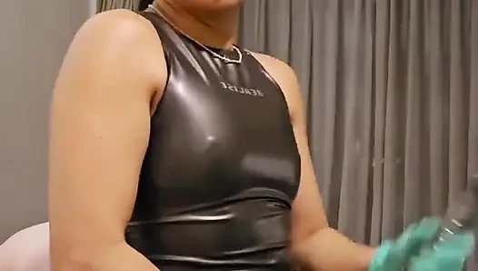 Dominafire köleyi sikiyor ve sopalıyor