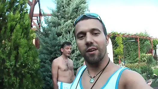 Sarışınlarla Vahşi Havuz Partisi Grup Seks Partisi Büyük Yarak Emiyor