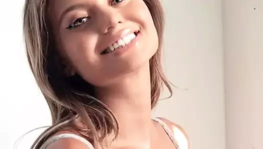 Ateşli Sofia Jamora