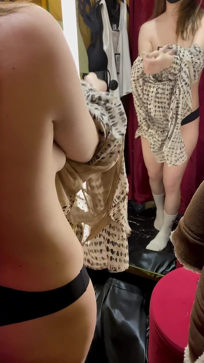 Примеряю одежду. Часть 1