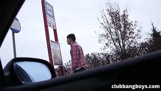 Bedava yolculuk yok. Gaz mı göt mü!