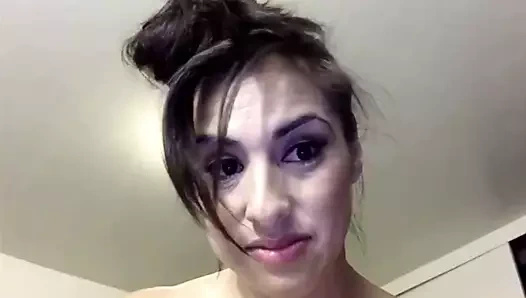 çıplak evde yalnız