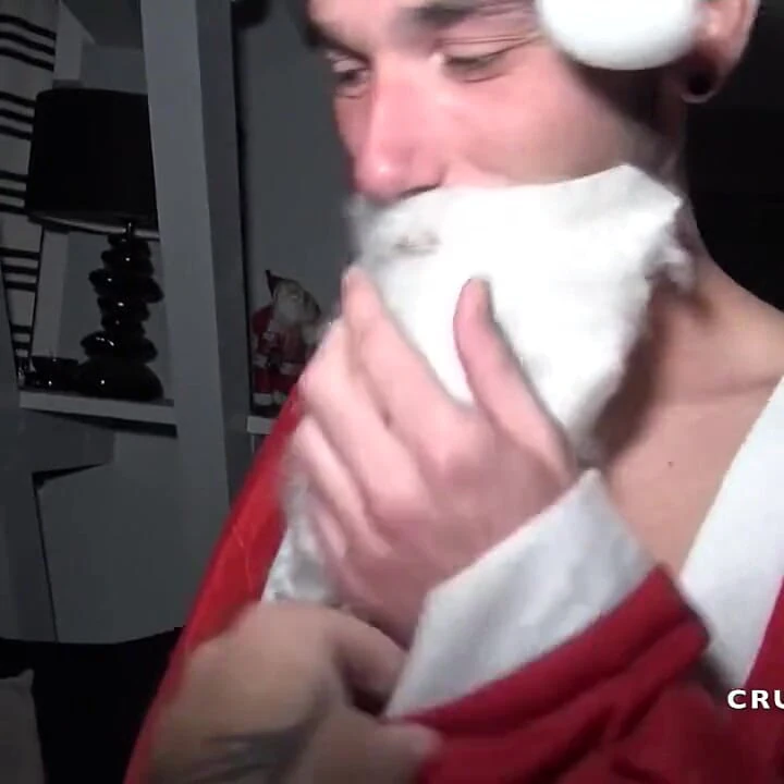 Chirstmas için arkadaşı tarafından sikiliyor