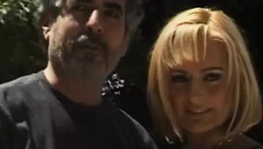 Gerçek bir amatör eş değiştiren sikiş