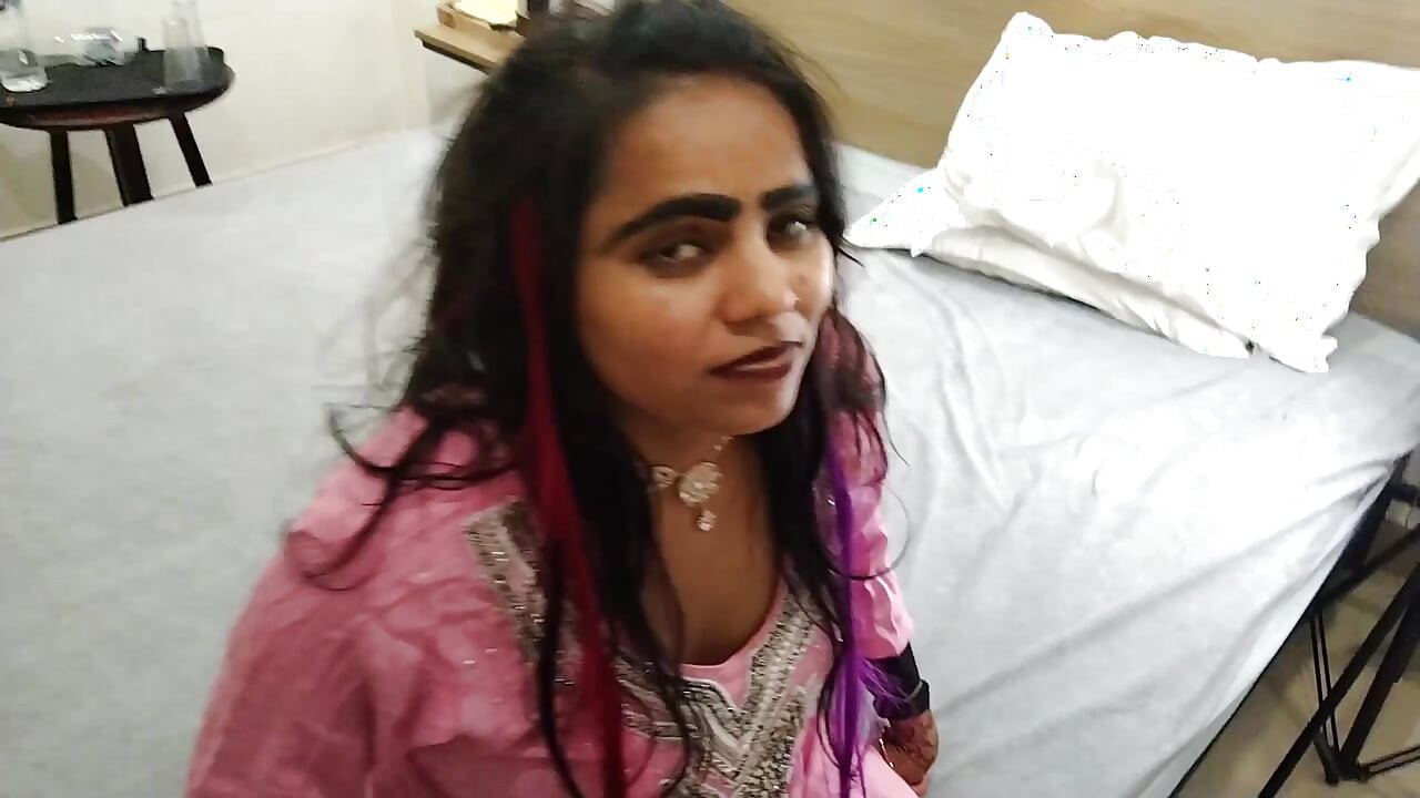 Banyo beni yenge ki paise dekar bulakar choda üvey anne