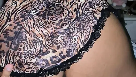 After a COSTUME PARTY a stranger saw me with my sexy dress and did not hesitate to propose to me to have SEX, how delicious!