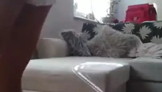 Ateşli kız götünü sallıyor