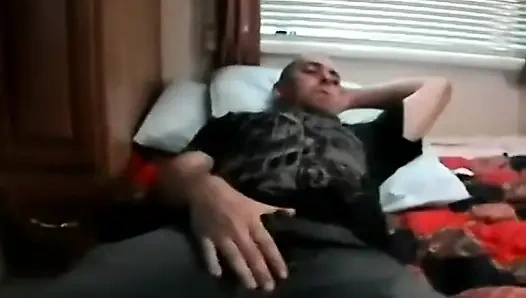 Kıllı amatör Brad emiliyor