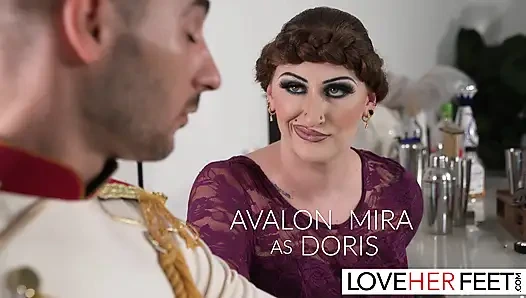 Prenses Avalon Mira ayakların yarağına biniyor fetiş prens