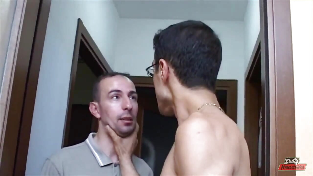 Evde eğleniyorlar yarak ve amcık istiyorlar