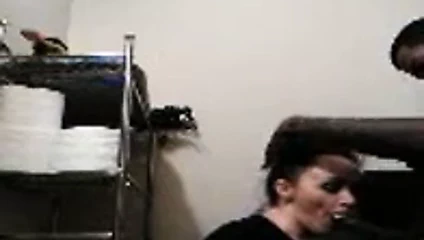 Bbc sürtük emme içinde banyo