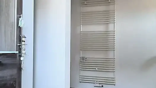 Yarağıma, meme uçlarıma ve götüme ağır muamele