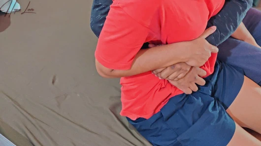 İşten eve geldim ve komşumun karısını seks beklerken buldum.