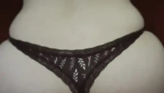 Fitness yapan kız götüne boşalana kadar antrenörünü emiyor