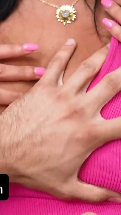 Genç Üvey Oğlu, Tatminsiz Üvey Annesinin Amını Kıvrandırıyor - Anissa Kate - FamilyStrokes | Klip 1