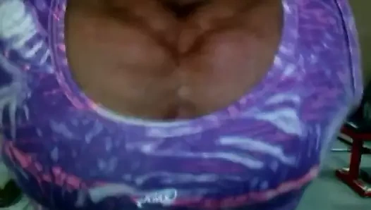 Kabelzug Muskeltitten durchficken