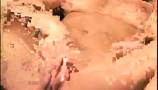 Seksi sarışın sürtük tüm deliklerini masada sert siktiriyor