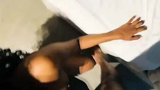 Evli kadın ev yapımı eğlence