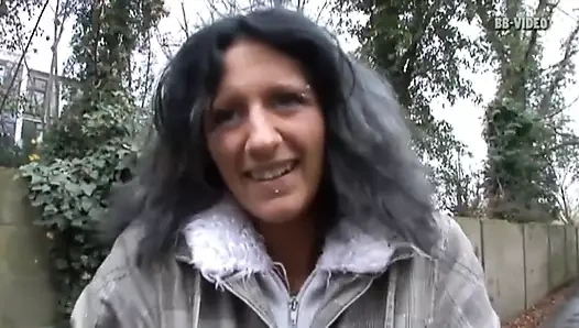 Sahte yarağımı yaşlı orta yaşlı seksi amcığımın içine genç şehvetlerle sokmanın tadını çıkarmamı izle