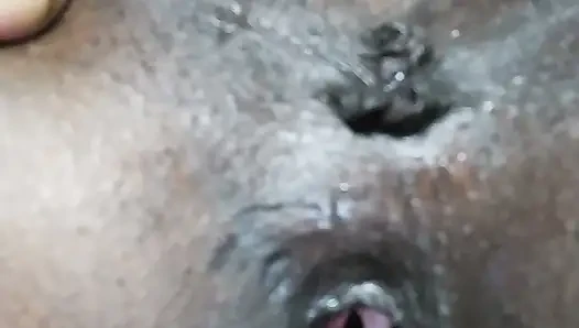 Hintli kadın göt yalıyor ve sert sikişiyor