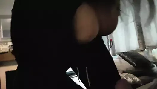 Büyük memeli elle muamele