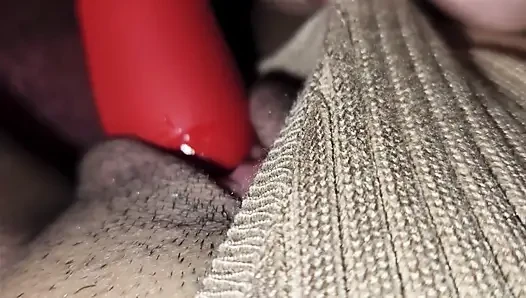 Powerful toy that eats, my pussy, it reached heaven and gives me an orgasm