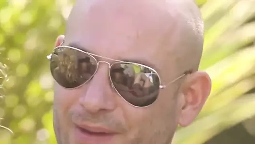 Fahişe büyük çük sallanan çift yaşayan onların en iyi hayatlarını asmr