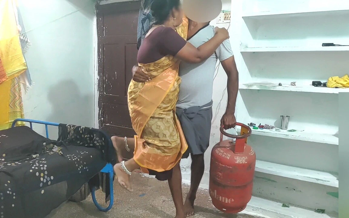 Üvey anne üvey oğluyla anal seks yapıyor