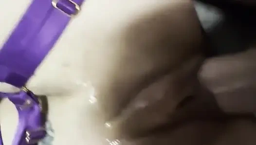 Seksi genç anne mola odasında sikiliyor