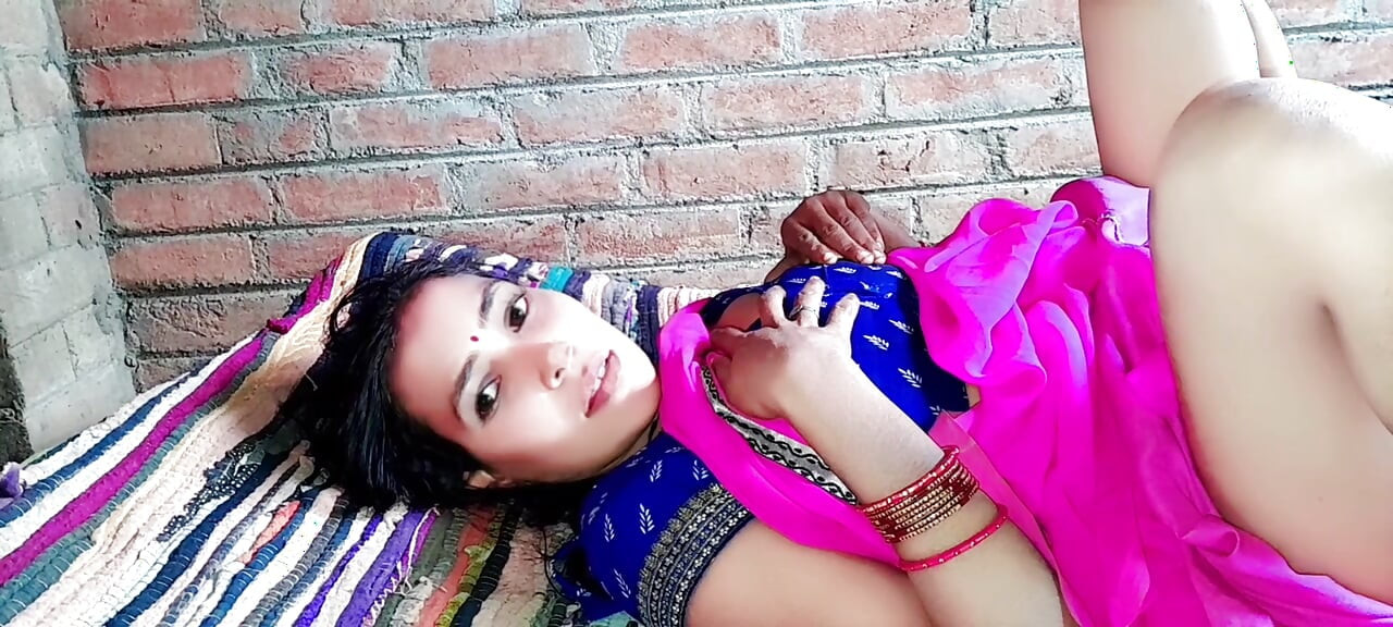 Pembe sari içinde seks, romantik seks, ateşli yengenin tadını çıkardım.