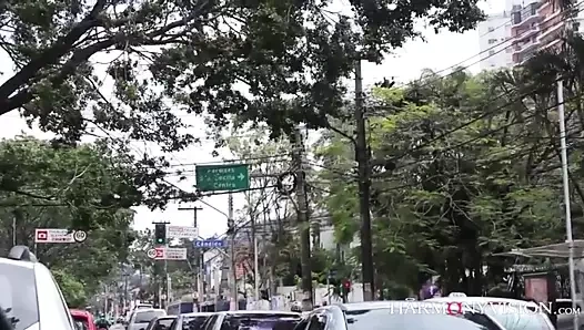 Estudante deliciosa com dois amigos fudendo muito