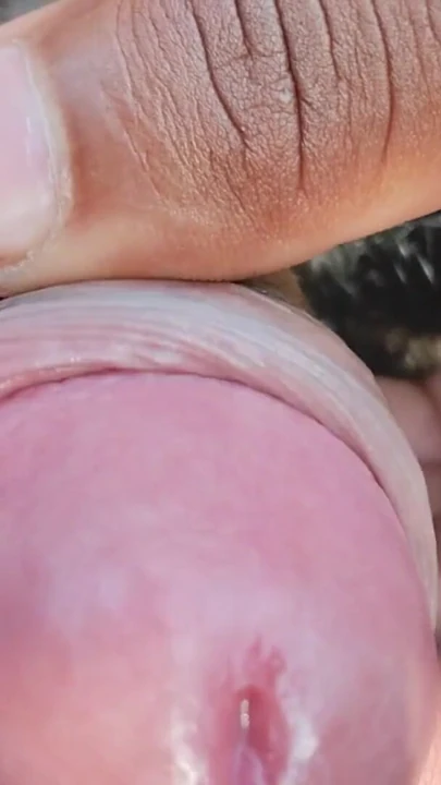 Bugün tarlaya gittim ve yarağımı salladım ve su çıktı 💦. | Klip 2