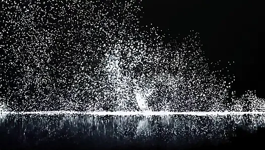 Kesilmiş amcıklı ve büyük memeli esmer dölleniyor