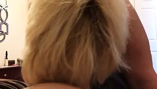 Sıcak sarışın oral seks