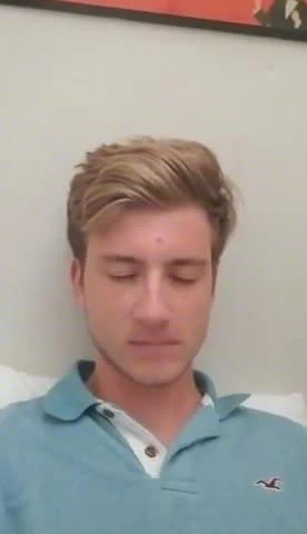 Sarışın bir mastürbasyon