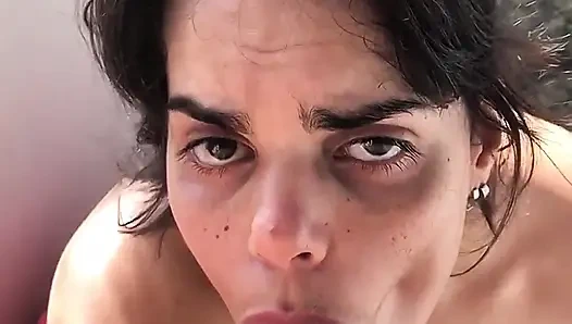 Adamımı ağzımla sağıyor