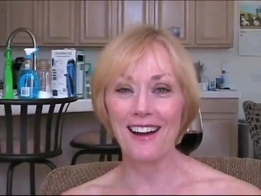 Kötü seksi melanie: üvey annem taşaklarımı boşaltıyor!