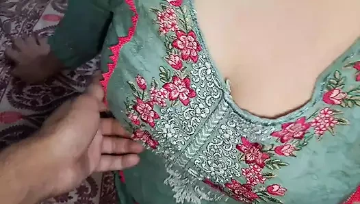 Gece geç saatlerde kocası hintli karısıyla seks yapıyor