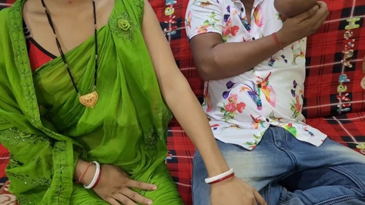 Bhabhi ko usake yaar ne phone karake apane ghar bulaya